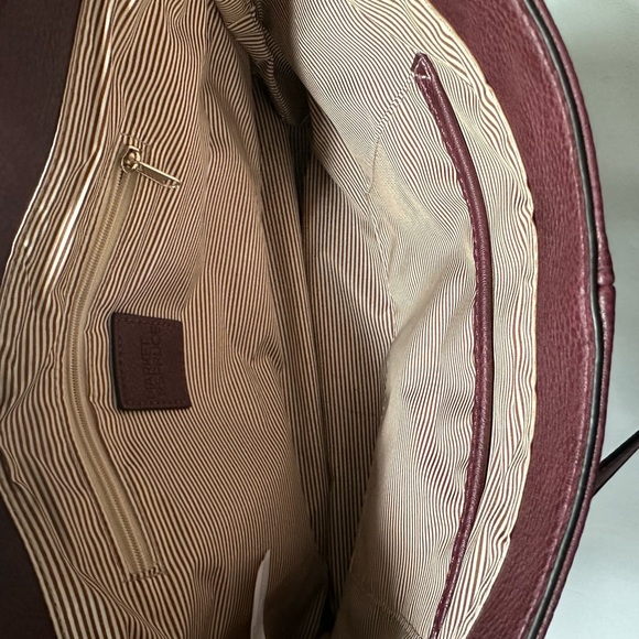 Leather burgundy Market & Spruce handbag / purse ! Amazing   New condition - Picture 16 of 16